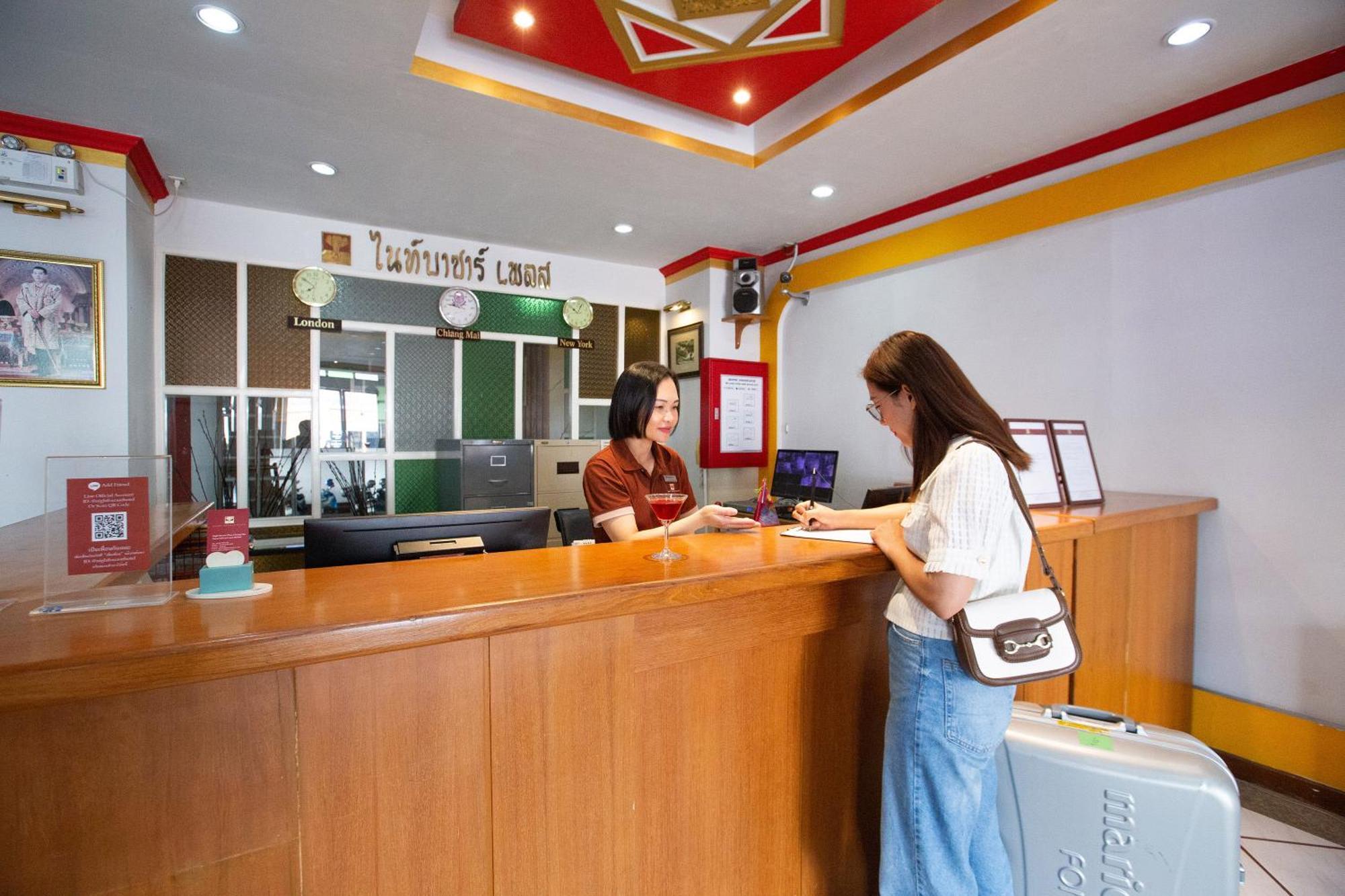 Night Bazaar Place Chiang Mai Exterior foto